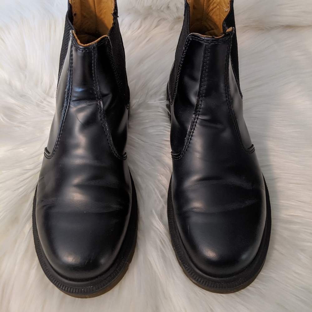 Dr. Martens- Chelsea Boot